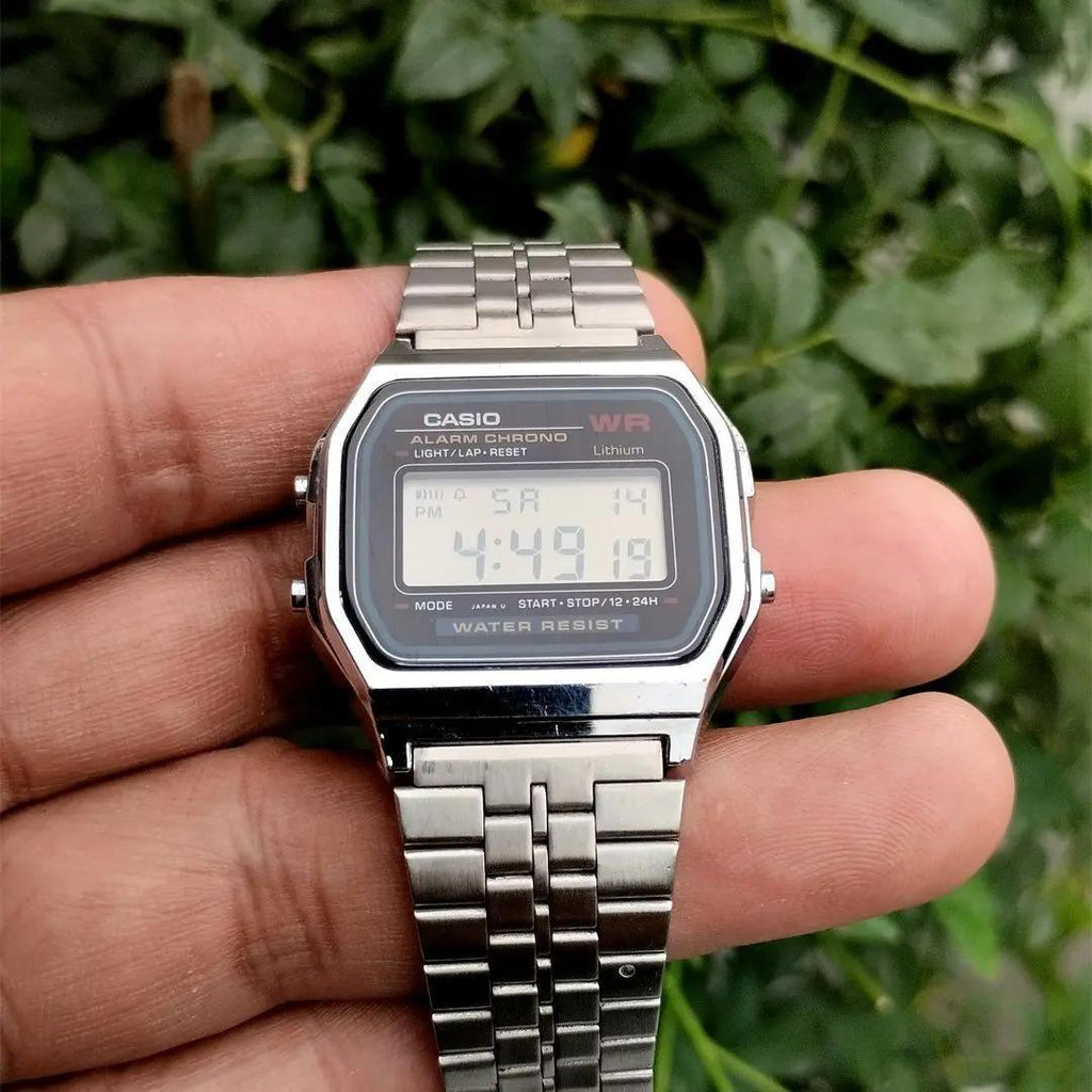 Quartz – Premium Unisex Chain Wristwatch in Polished Steel