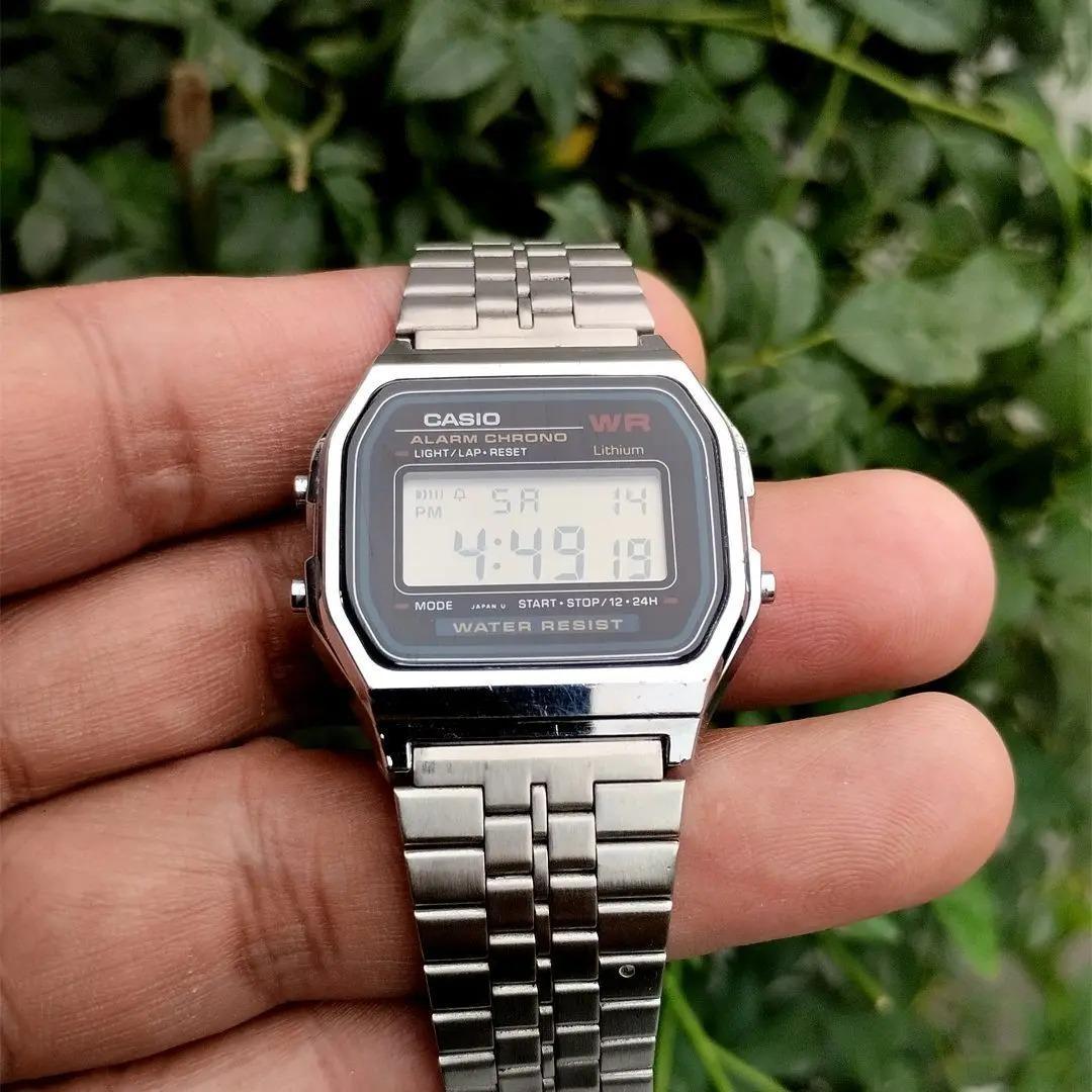 Quartz – Premium Unisex Chain Wristwatch in Polished Steel